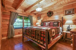 4 bedrooms, in-room safe, WiFi, bed sheets