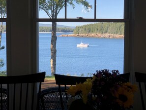 المنشأة من الداخل