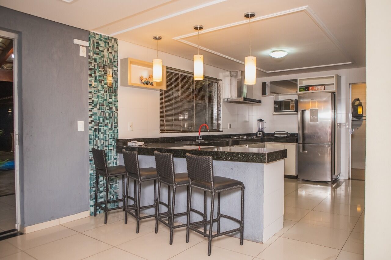 Geladeira, micro-ondas, fogão, cooktop