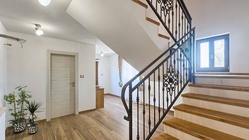 Holiday villa with a private swimming pool, with 6 bedrooms and 7 bathrooms