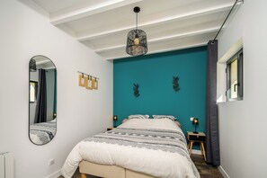 3 bedrooms, iron/ironing board, travel cot, WiFi