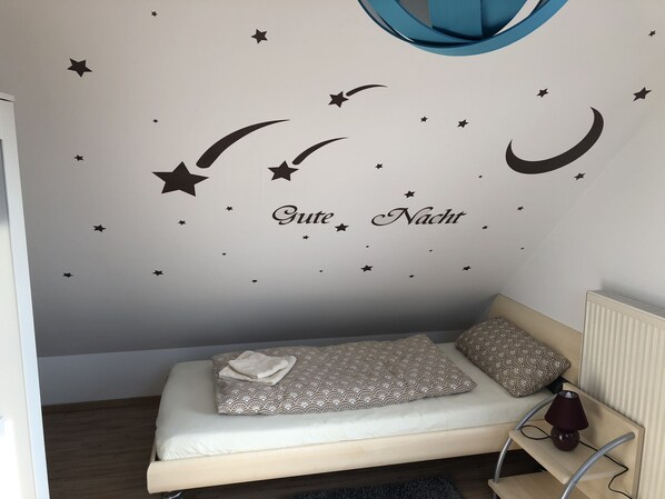 2 bedrooms, free WiFi, bed sheets