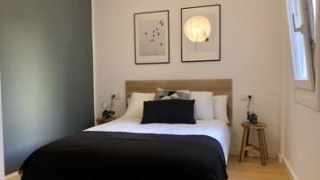 7 slaapkamers, een bureau, een strijkplank/strijkijzer, gratis wifi