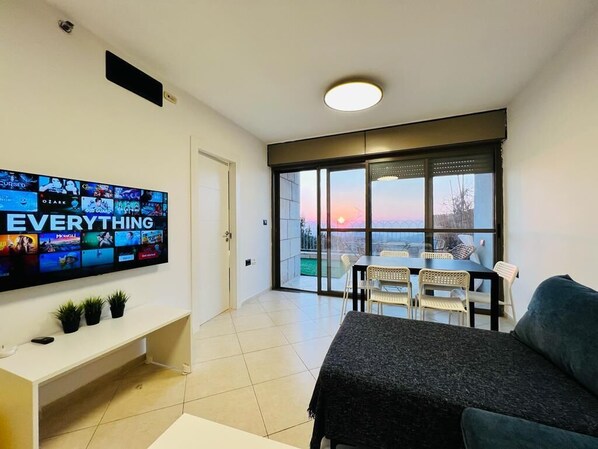 TV, Netflix, serviços de streaming