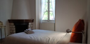 2 camere, ferro/asse da stiro, Wi-Fi gratuito