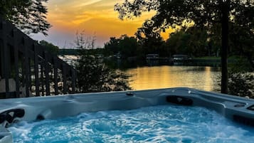 Bain à remous extérieur
