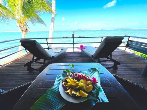 Vaka Rua - right over the golden sand facing the lagoon with air con Free WIFI
