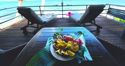 Vaka Rua - right over the golden sand facing the lagoon with air con Free WIFI