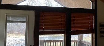 Cozy Creekside Cabin