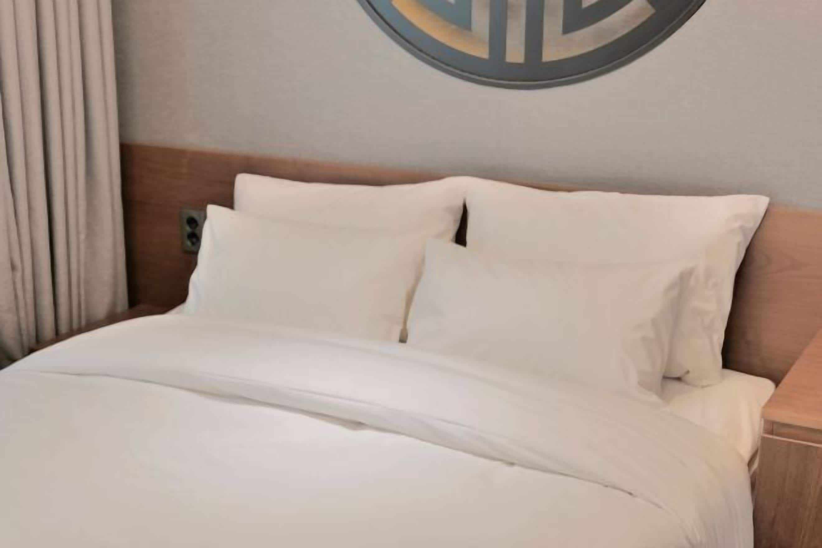 Free WiFi, bed sheets