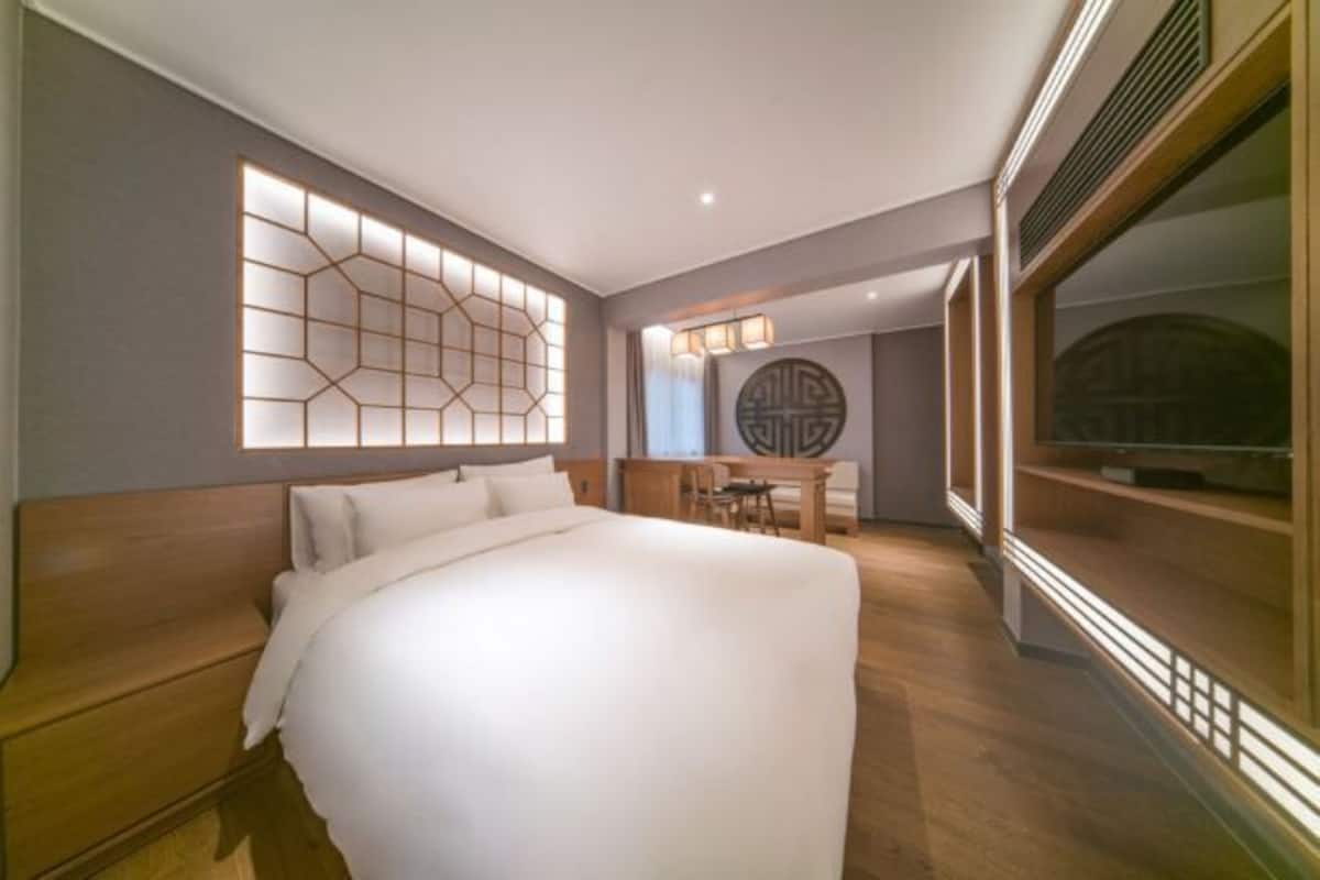 1 bedroom, free WiFi, bed sheets