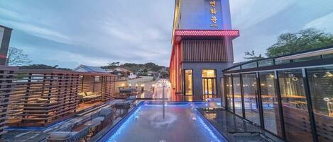 Fachada de la propiedad