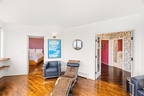 4 Schlafzimmer, Bügeleisen/Bügelbrett, Reisekinderbett, WLAN