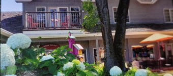 Centrally located to everything Fish Creek has to offer