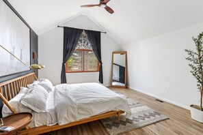 4 bedrooms, iron/ironing board, travel crib, free WiFi