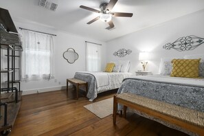 4 Schlafzimmer, Schreibtisch, kostenloses WLAN, Bettwäsche