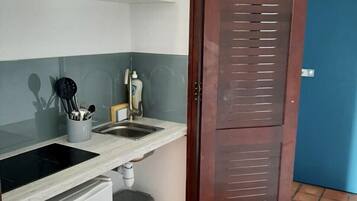 雪櫃、微波爐、爐具、咖啡機/沖茶器