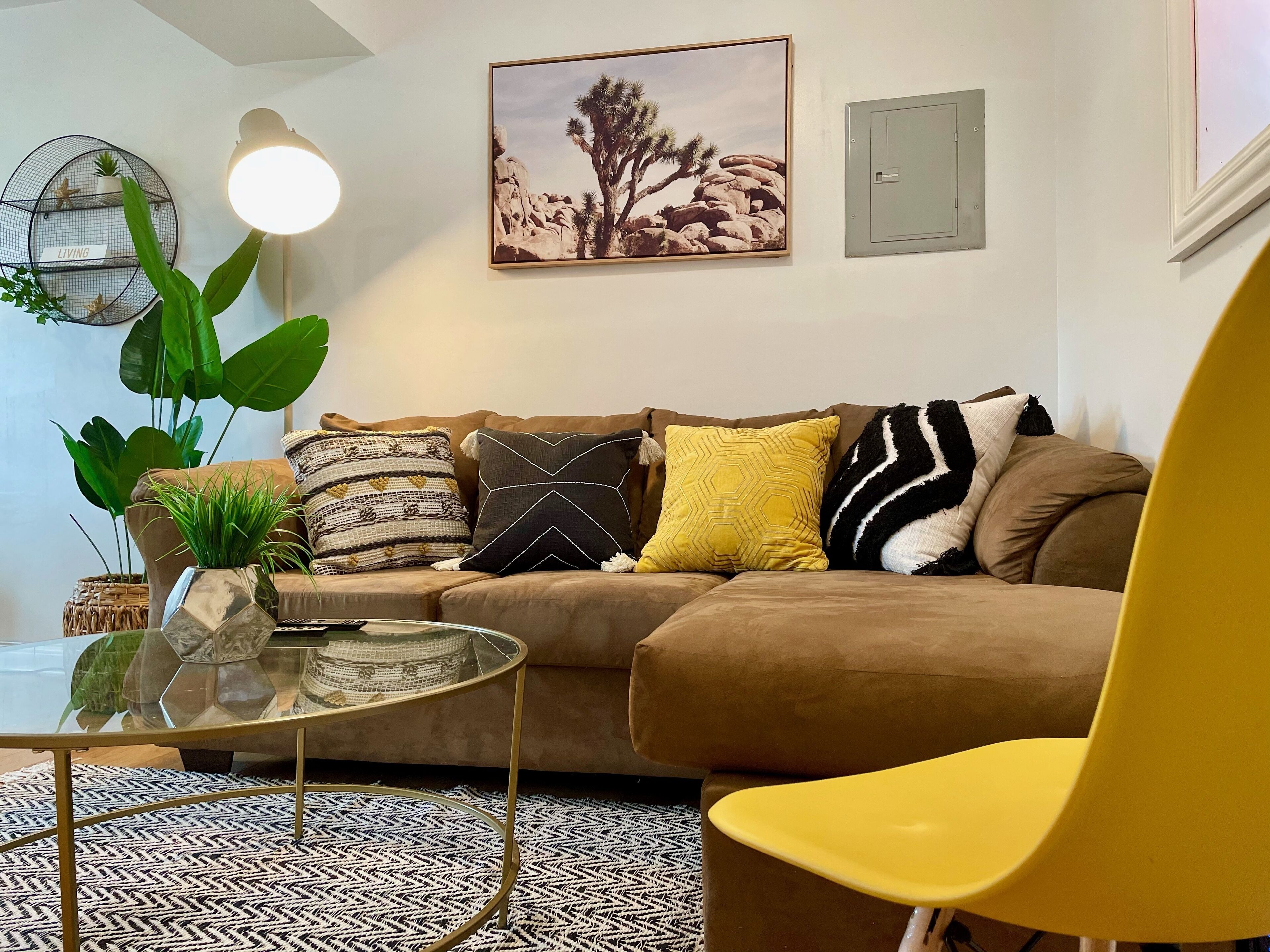 Quaint & Quiet Blocks From the Beach! | Smart Stays 