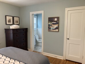 2 bedrooms, desk, free WiFi, bed sheets