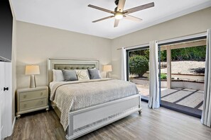 3 Schlafzimmer, Schreibtisch, Verdunkelungsvorhänge