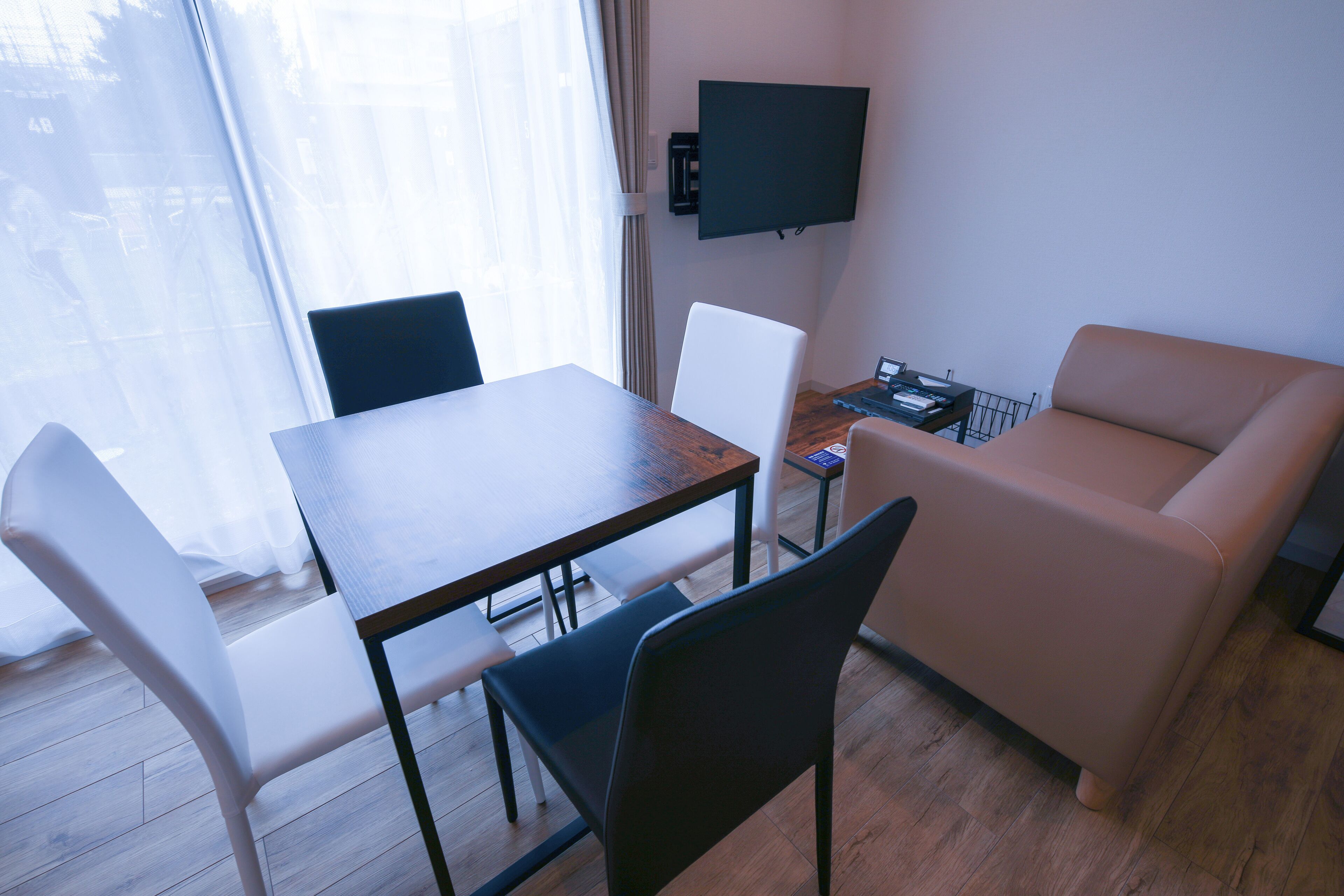 deluxe twin room, non smoking (check-in is not available after 11pm) | living area | flat-screen tv