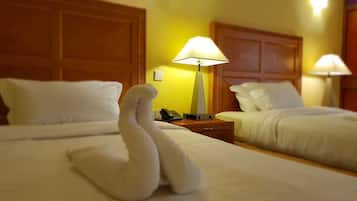 Premium bedding, pillowtop beds, in-room safe, desk