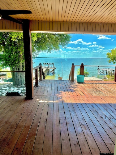 Private Waterfront Home on Lake Corpus Christi