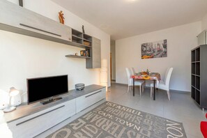 Family Apartment, 2 Bedrooms, Balcony (City Apartment) | Dining - City Apartment (Lugano)