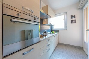 家庭公寓, 多间卧室 (City Apartment) | 私人厨房 | 冰箱、微波炉、烤箱、炉灶