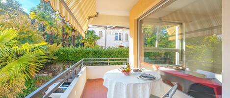 Family Apartment, 2 Bedrooms, Balcony (City Apartment) | Outdoor dining