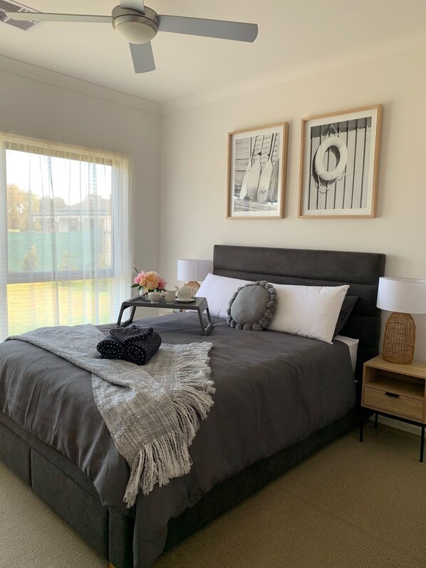 4 Schlafzimmer, Bügeleisen/Bügelbrett, Bettwäsche