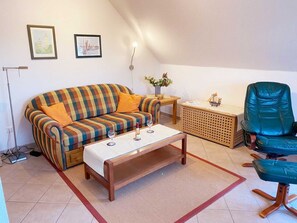 Unclassified image, 2 of 9, button