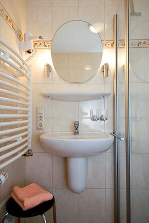 Unclassified image, 2 of 17, button