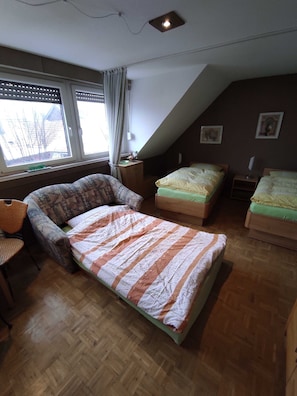 1 chambre, lits bébé, lit parapluie, Wi-Fi