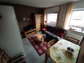 Unclassified image, 5 of 10, button