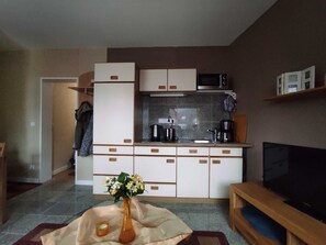 Kühlschrank, Mikrowelle, Ofen