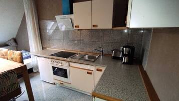 Kühlschrank, Mikrowelle, Ofen