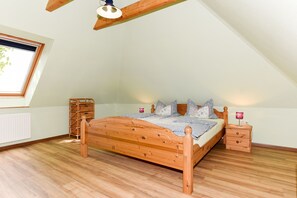 3 habitaciones, cuna de viaje, wifi y ropa de cama 