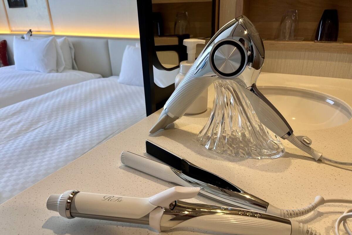 Down comforters, WiFi (free), bed sheets