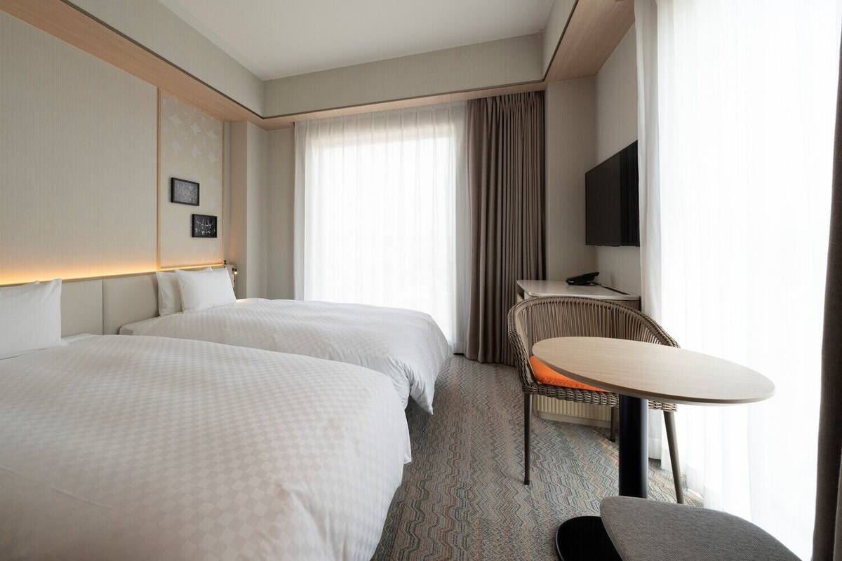 Down comforters, WiFi (free), bed sheets