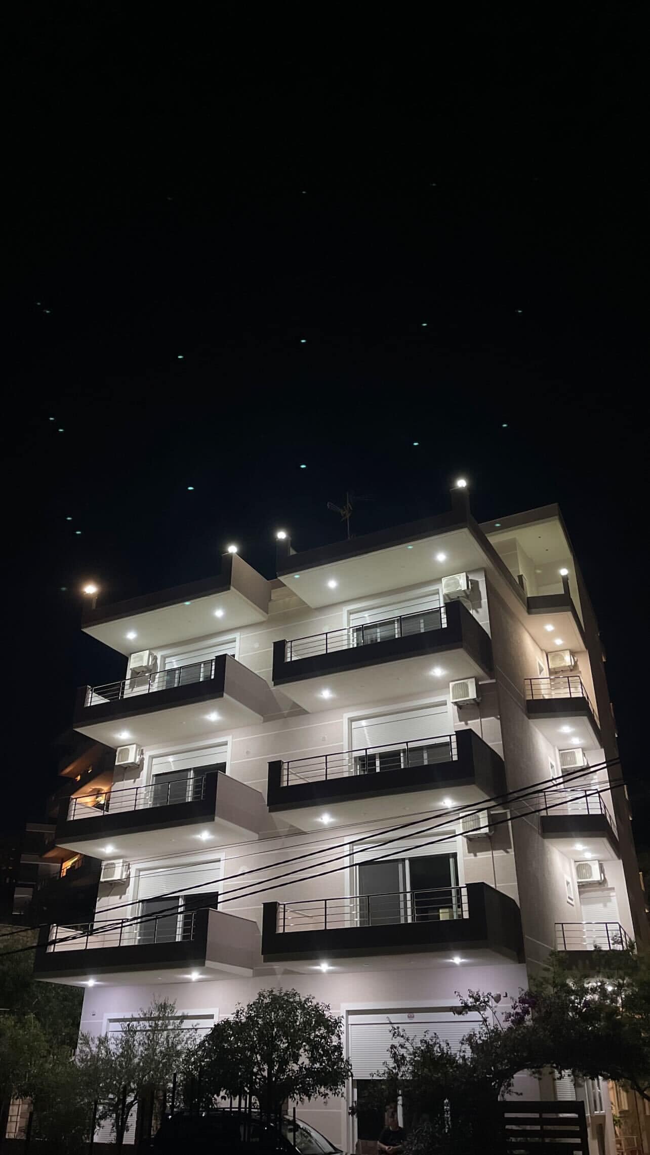 Vista frontal de la propiedad