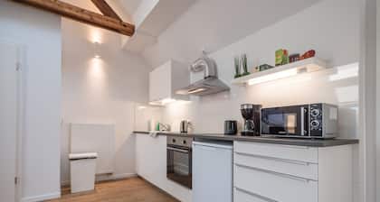 modern & groß, hell, freundlich, 7 +1 Personen