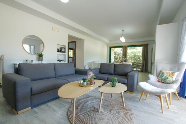 Family Villa | Living area