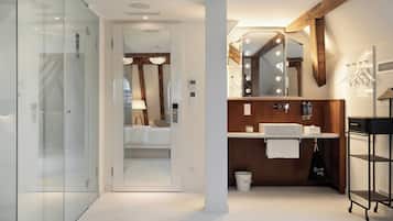 Loft Room | Bathroom | Shower, rainfall showerhead, designer toiletries, hair dryer