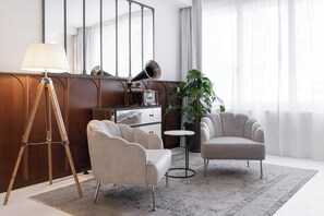 Loft Room | 고급 침구, 객실 내 금고, 각각 다른 스타일의 인테리어, 각각 다르게 가구 비치