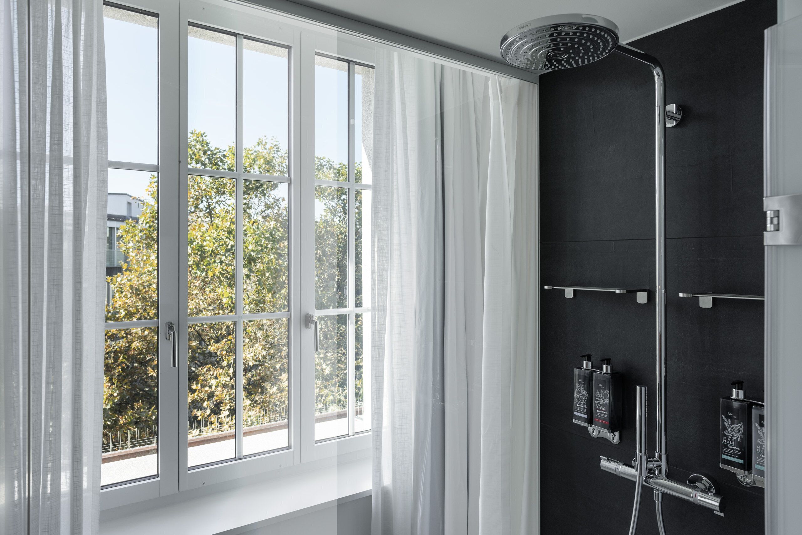 Dusche, Regendusche, Designer-Toilettenartikel, Haartrockner