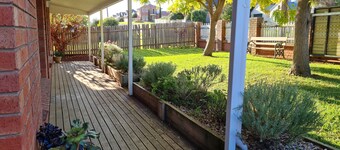 Recently renovated house in quiet leafy surroundings.. 