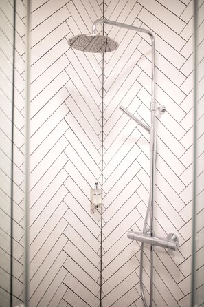 Apartment, 1 Bedroom | Bathroom shower - Home Again Kirkegata 30 (Stavanger)