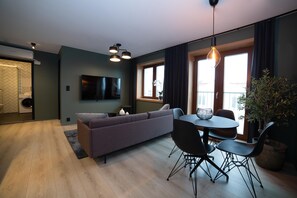 Apartment, 2 Schlafzimmer | Wohnbereich | Smart-TV