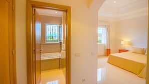 4 bedrooms, iron/ironing board, travel cot, free WiFi